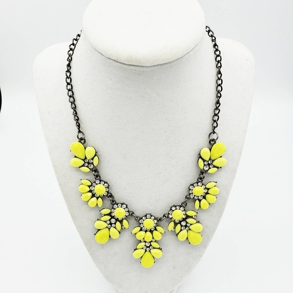 - Yellow Necklace Statement Piece Floral Bling Collar - Picture 2 of 7
